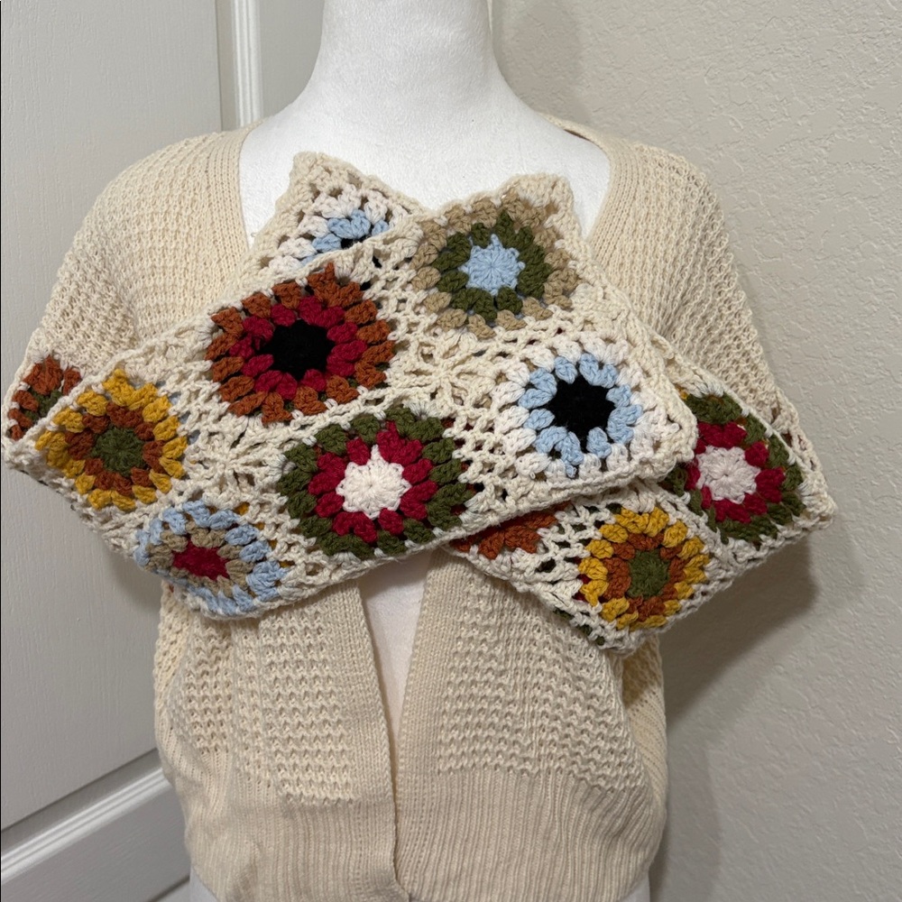 Sincerely Jules crochet cardigan with flowered sleeves pattern XS - Picture 2 of 6
